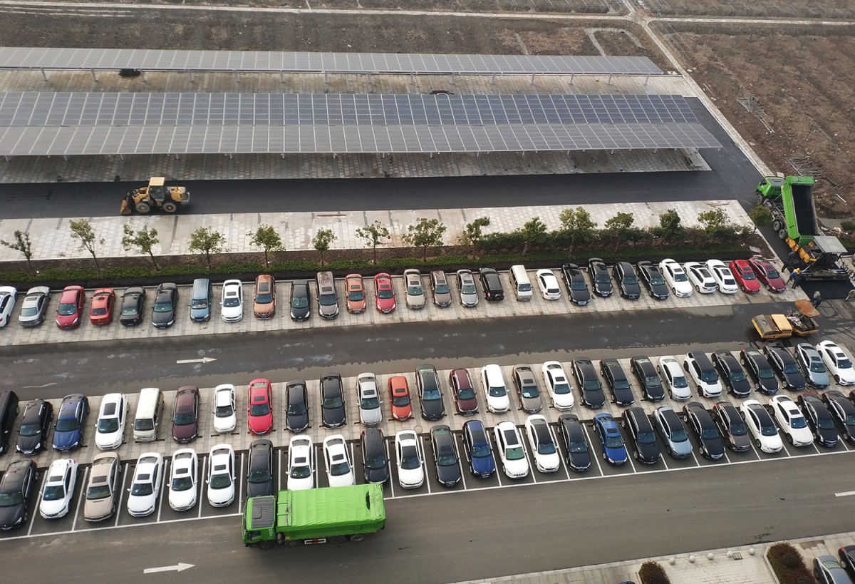 建成我市首个光伏停车场(图3) 建成我市首个光伏停车场(图3)