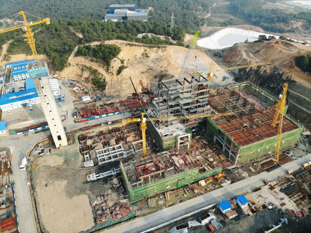 中环总经理到苏华萍乡项目现场巡查(图2) 中环总经理到苏华萍乡项目现场巡查(图2)