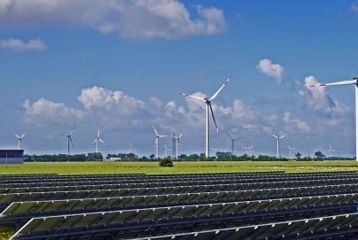 今年中国新增新能源装机或创史上最高(图1) 今年中国新增新能源装机或创史上最高(图1)